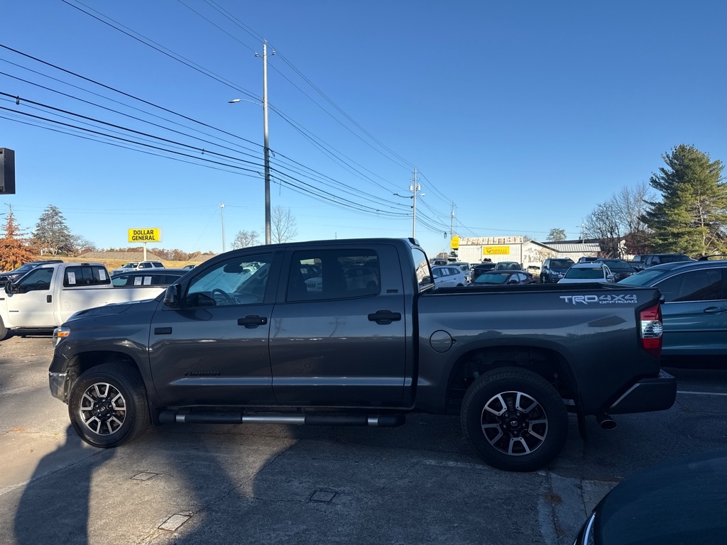 Toyota Tundra SR5 5.7L V8 CrewMax 4WD 2018
