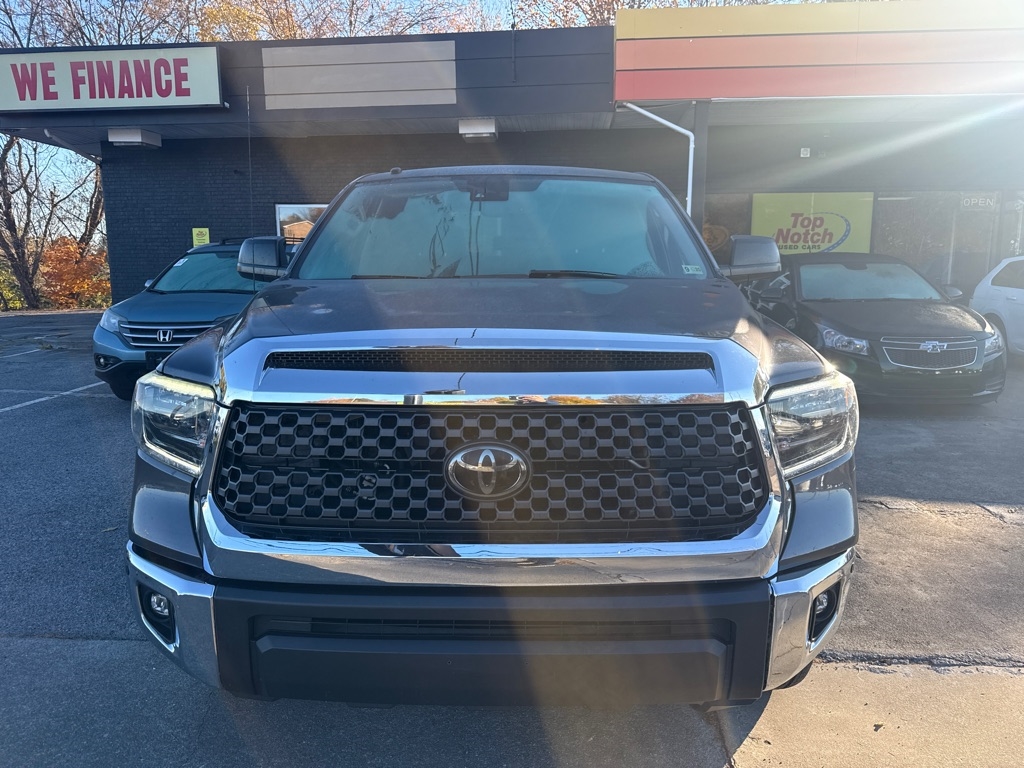 Toyota Tundra SR5 5.7L V8 CrewMax 4WD 2018