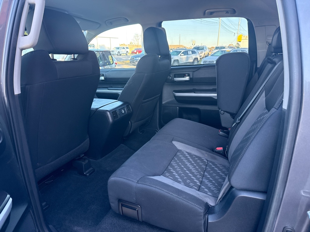 Toyota Tundra SR5 5.7L V8 CrewMax 4WD 2018