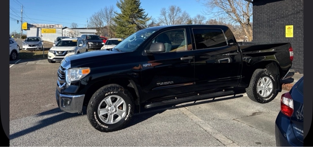 2017 Toyota Tundra SR5 5.7L V8 CrewMax 4WD