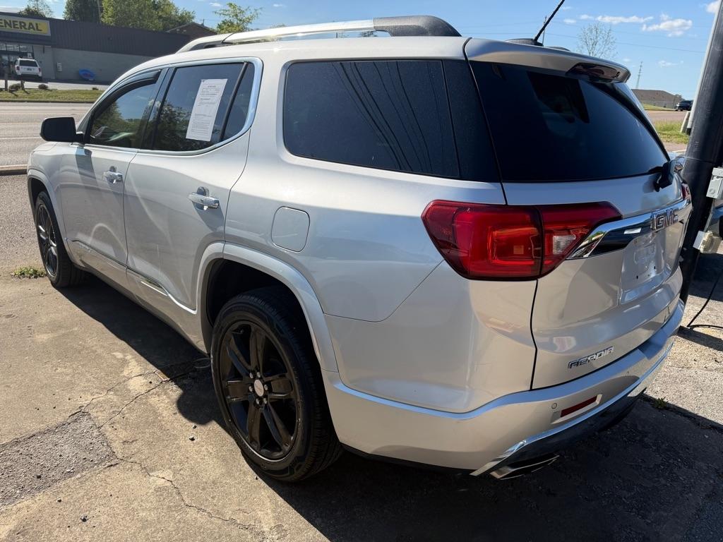 GMC Acadia Denali 2019