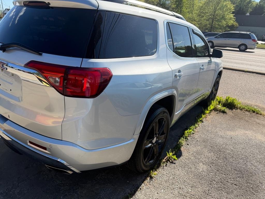 GMC Acadia Denali 2019