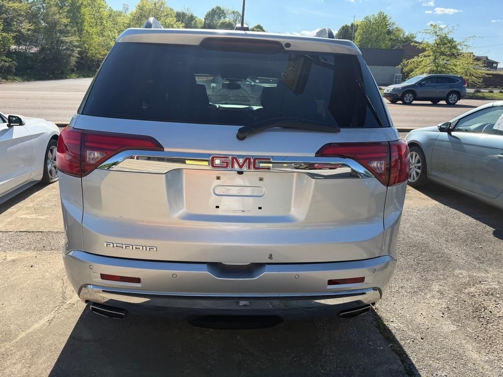 GMC Acadia Denali 2019