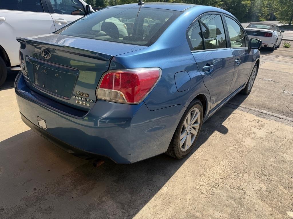 Subaru Impreza 2.0i Premium PZEV 4-Door 2016