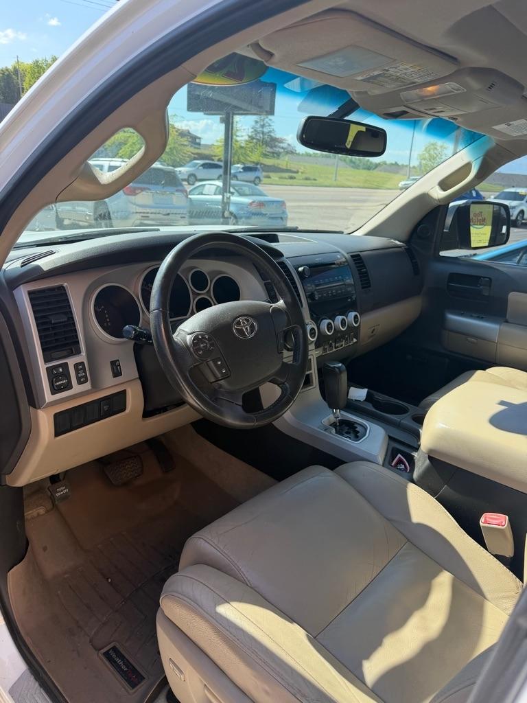 Toyota Sequoia SR5 5.7L 2WD 2008