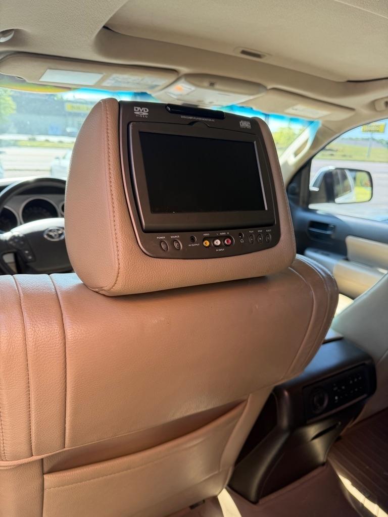 Toyota Sequoia SR5 5.7L 2WD 2008