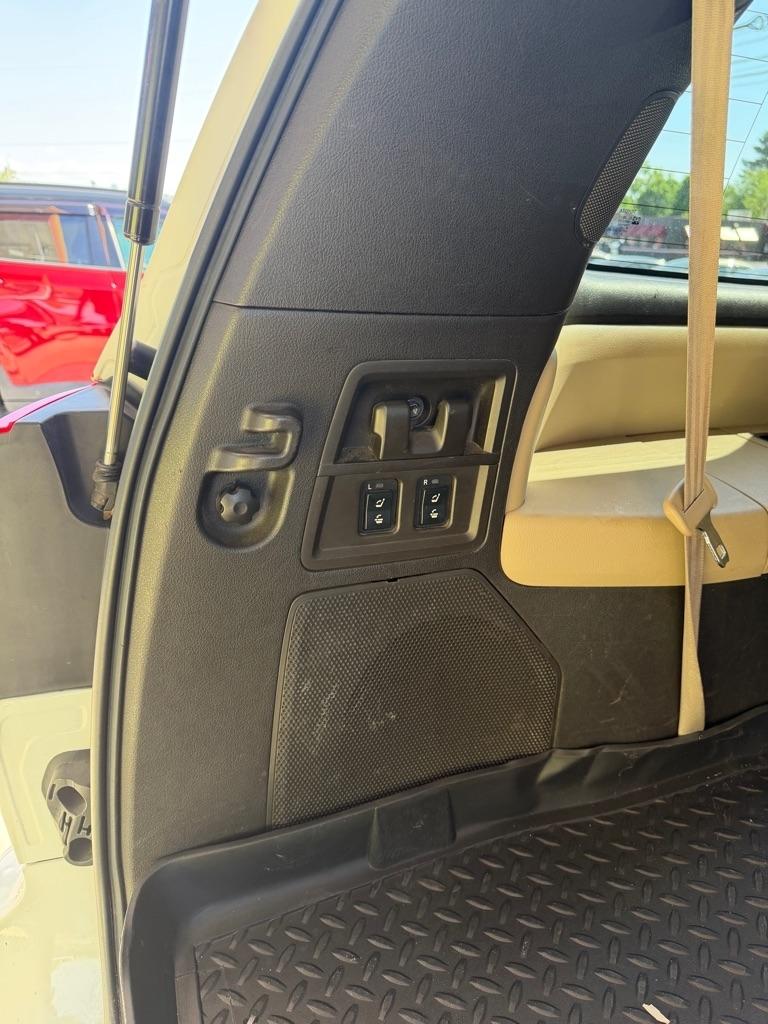 Toyota Sequoia SR5 5.7L 2WD 2008