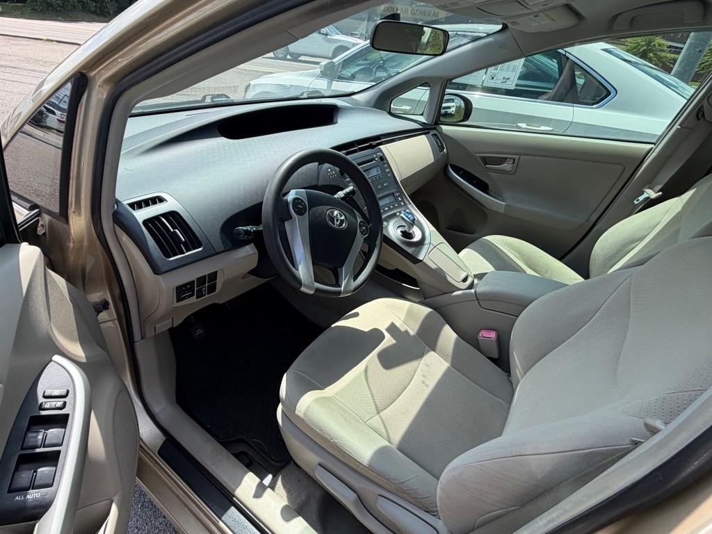 Toyota Prius Prius V 2010