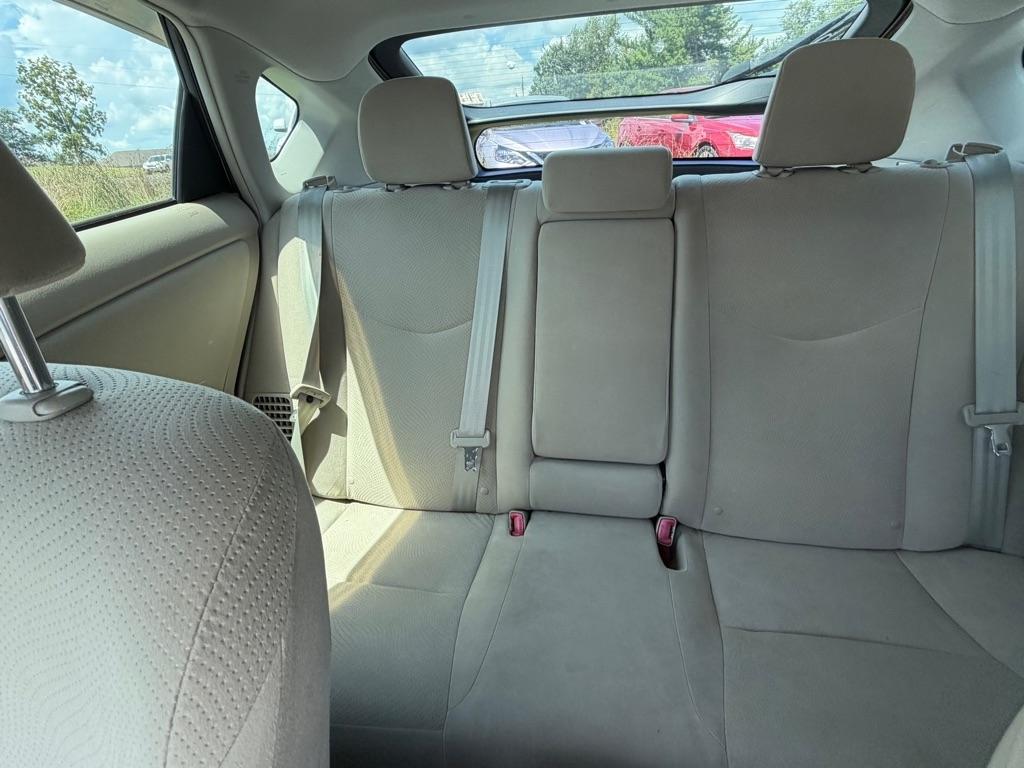 Toyota Prius Prius V 2010