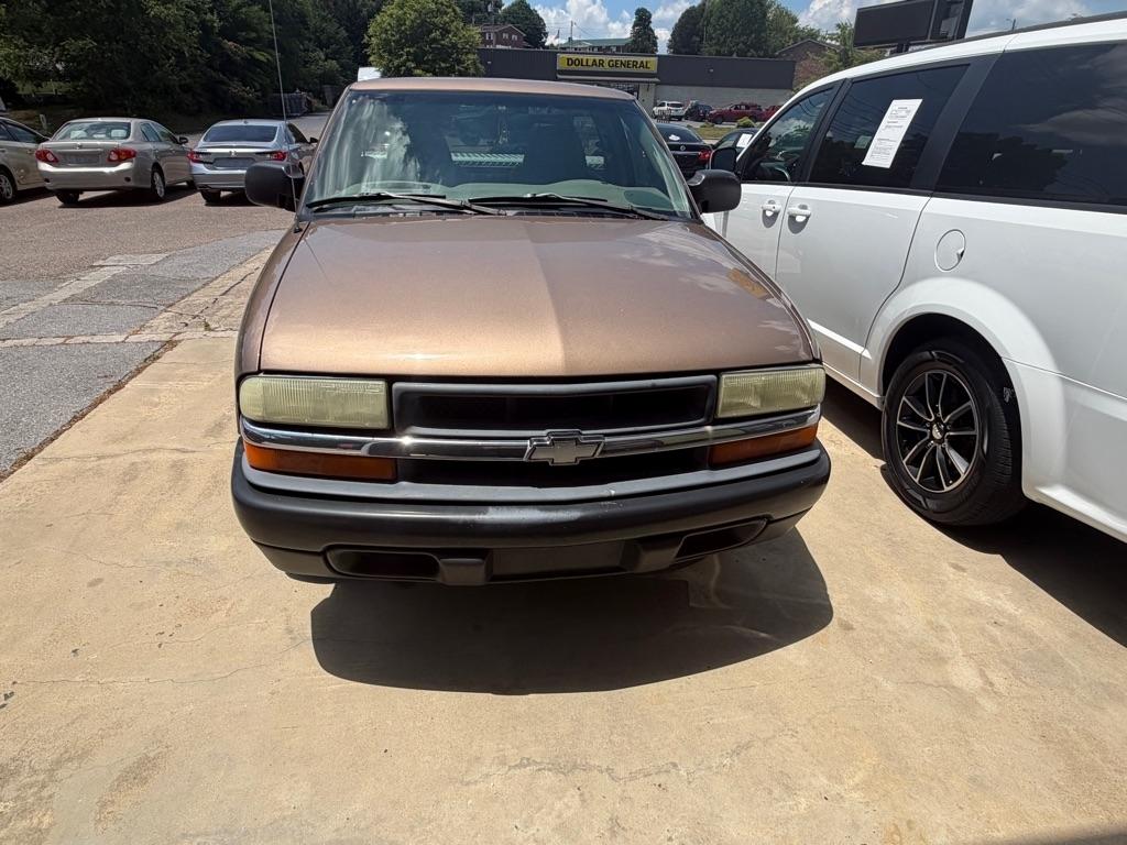 2003 Chevrolet S10 Pickup 2WD LS