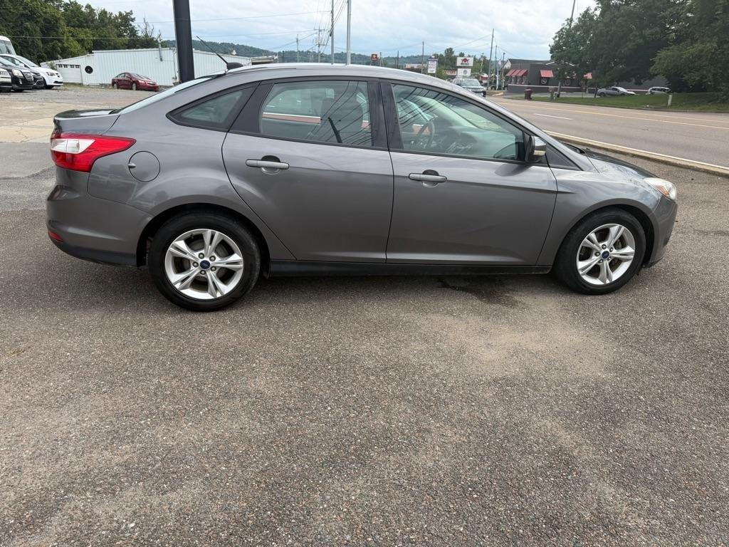Ford Focus SE Sedan 2013