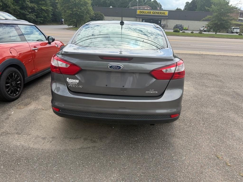 Ford Focus SE Sedan 2013