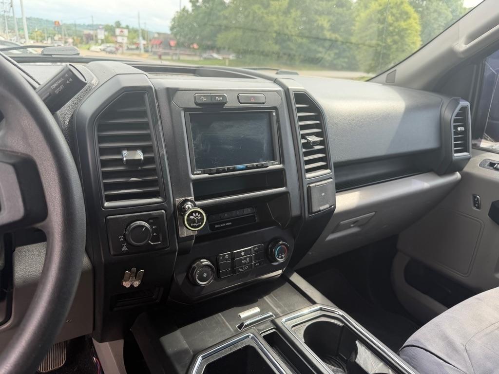 Ford F-150 XL SuperCrew 5.5-ft. Bed 4WD 2015