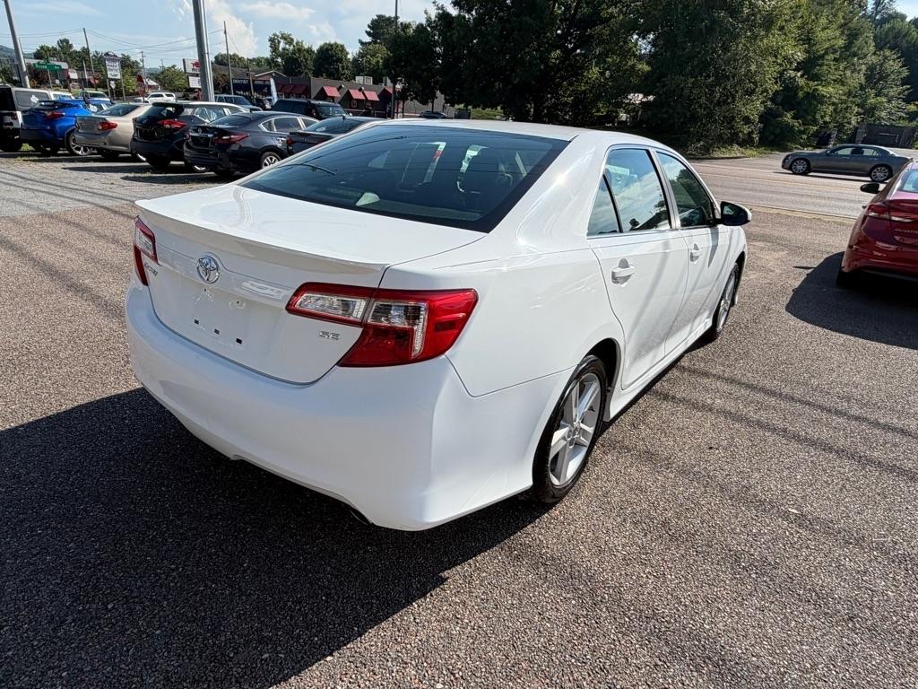 Toyota Camry SE 2012