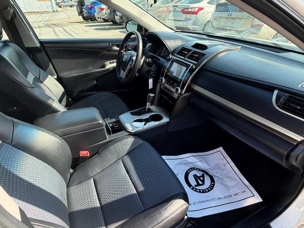 Toyota Camry SE 2012