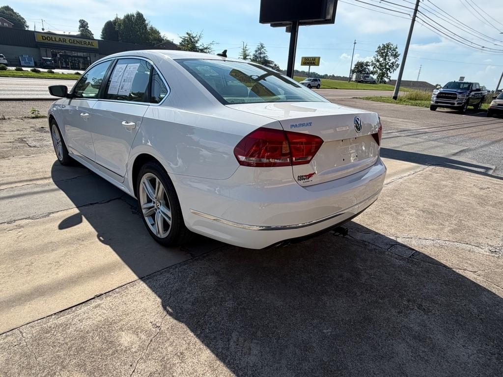 Volkswagen Passat 2.0L TDI SE MT 2013