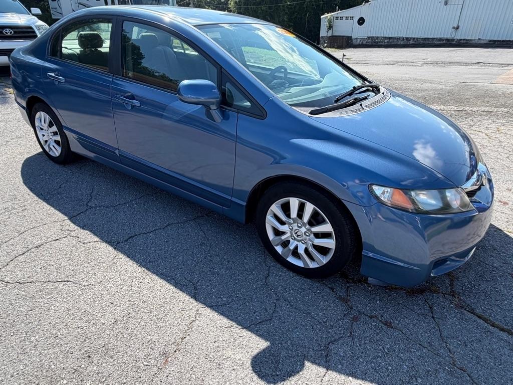 Honda Civic LX Sedan 5-Speed AT 2009