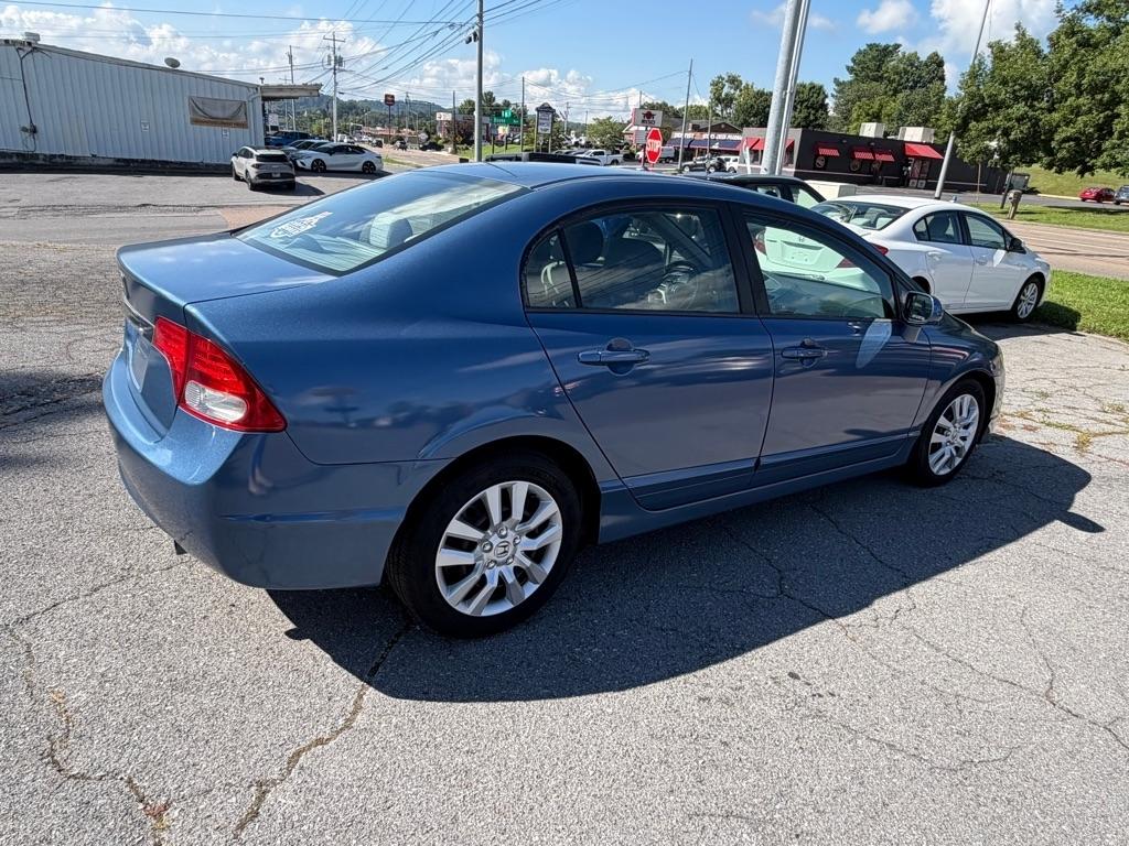 Honda Civic LX Sedan 5-Speed AT 2009