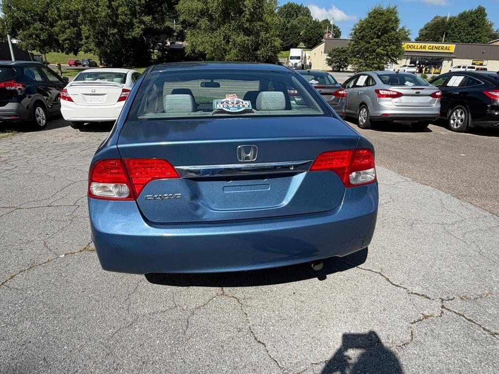 Honda Civic LX Sedan 5-Speed AT 2009