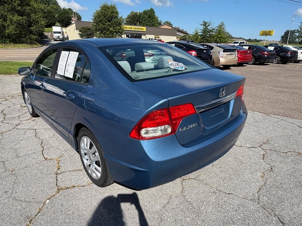 Honda Civic LX Sedan 5-Speed AT 2009
