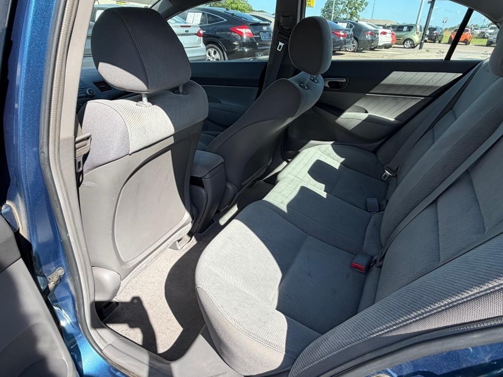 Honda Civic LX Sedan 5-Speed AT 2009