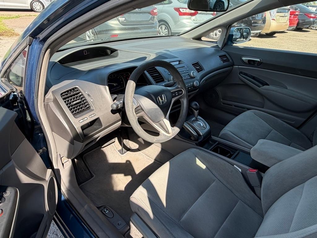 Honda Civic LX Sedan 5-Speed AT 2009