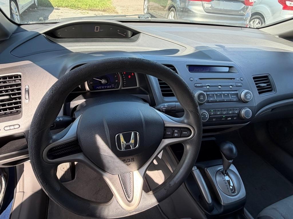 Honda Civic LX Sedan 5-Speed AT 2009