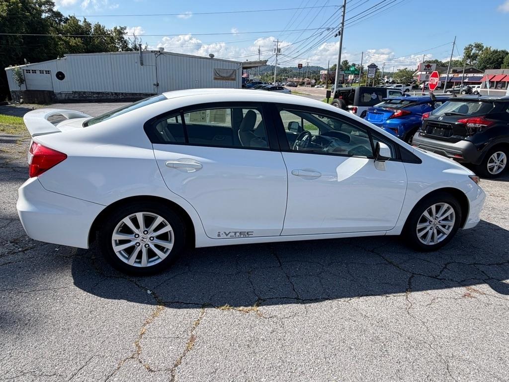 Honda Civic LX Sedan 5-Speed AT 2012