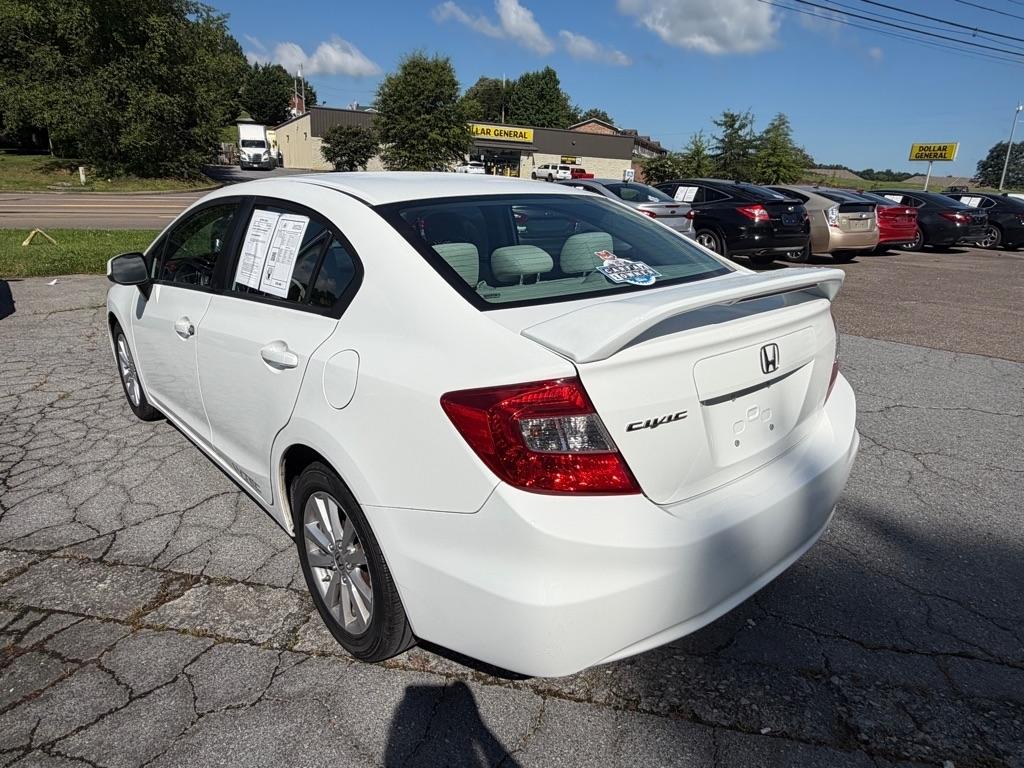 Honda Civic LX Sedan 5-Speed AT 2012