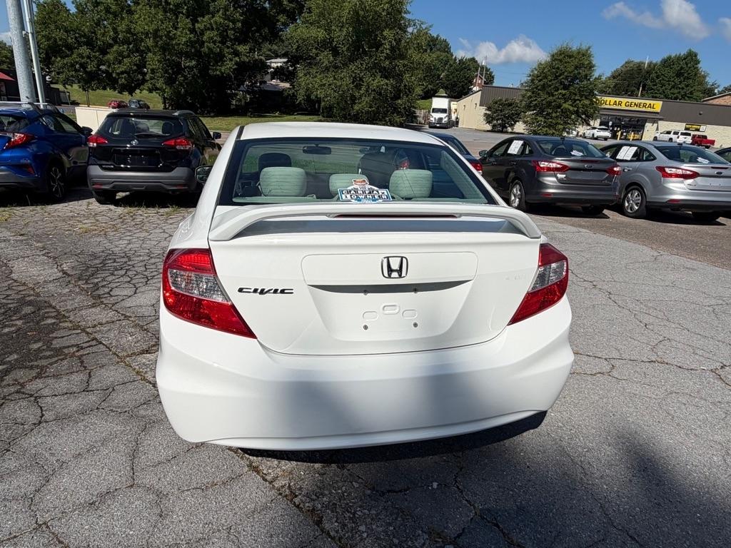 Honda Civic LX Sedan 5-Speed AT 2012
