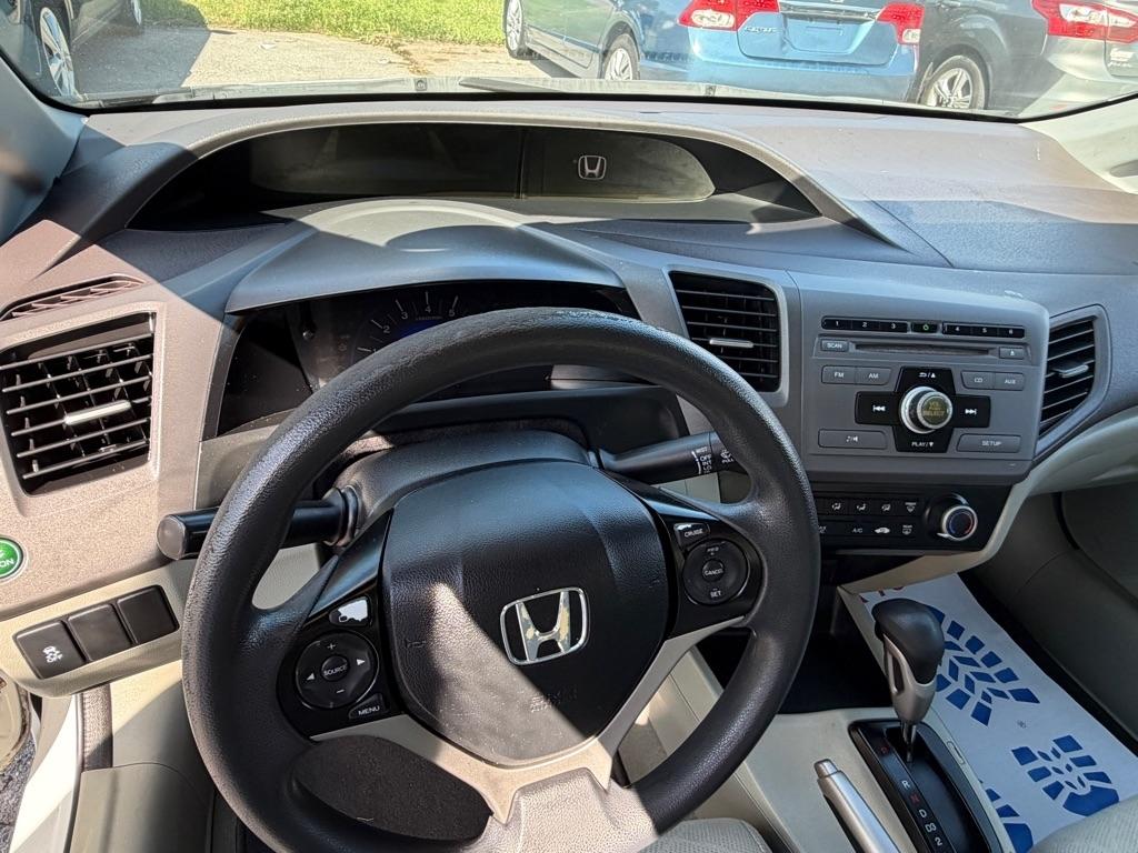 Honda Civic LX Sedan 5-Speed AT 2012