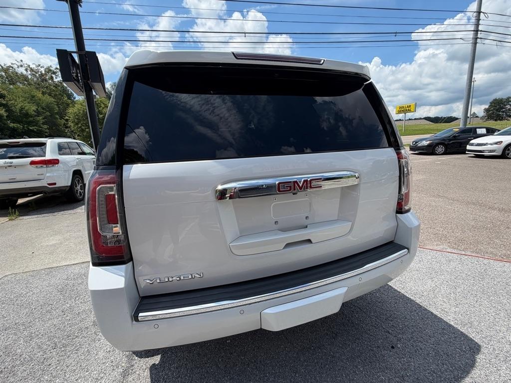 GMC Yukon Denali 4WD 2016