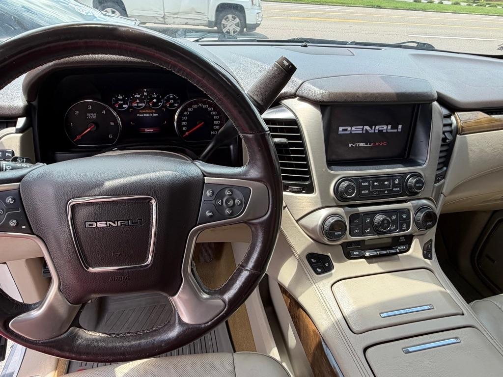 GMC Yukon Denali 4WD 2016