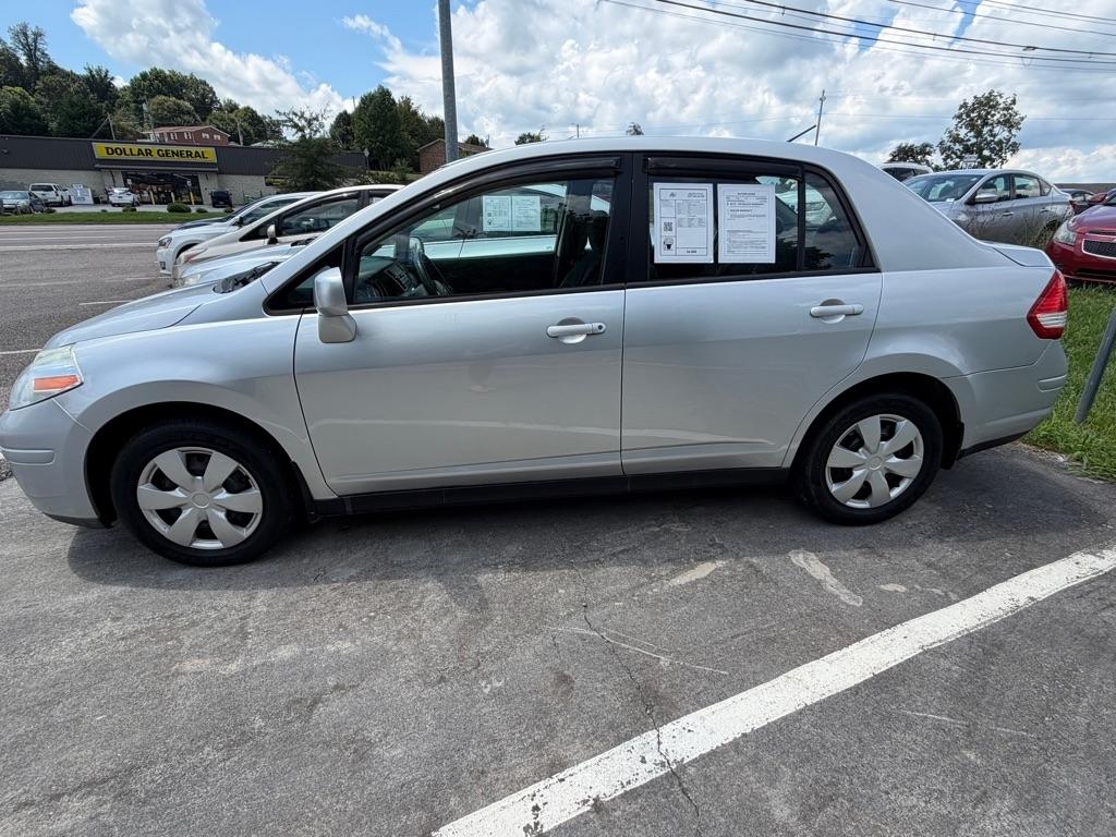Nissan Versa 1.8 S Sedan 2011