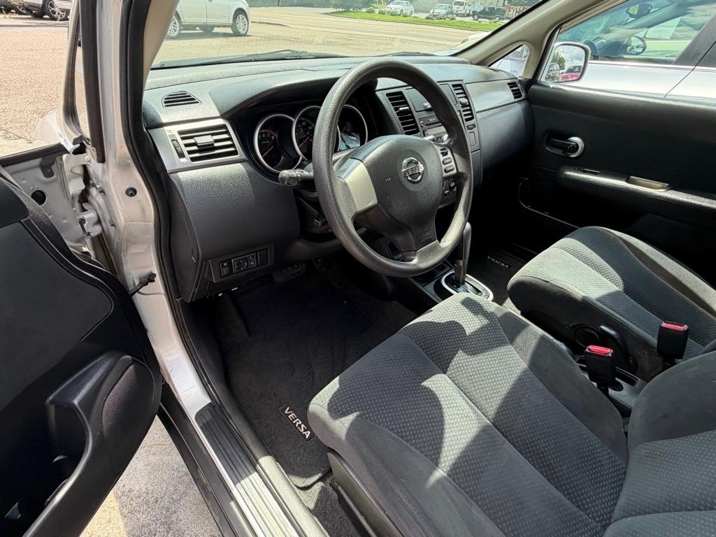 Nissan Versa 1.8 S Sedan 2011
