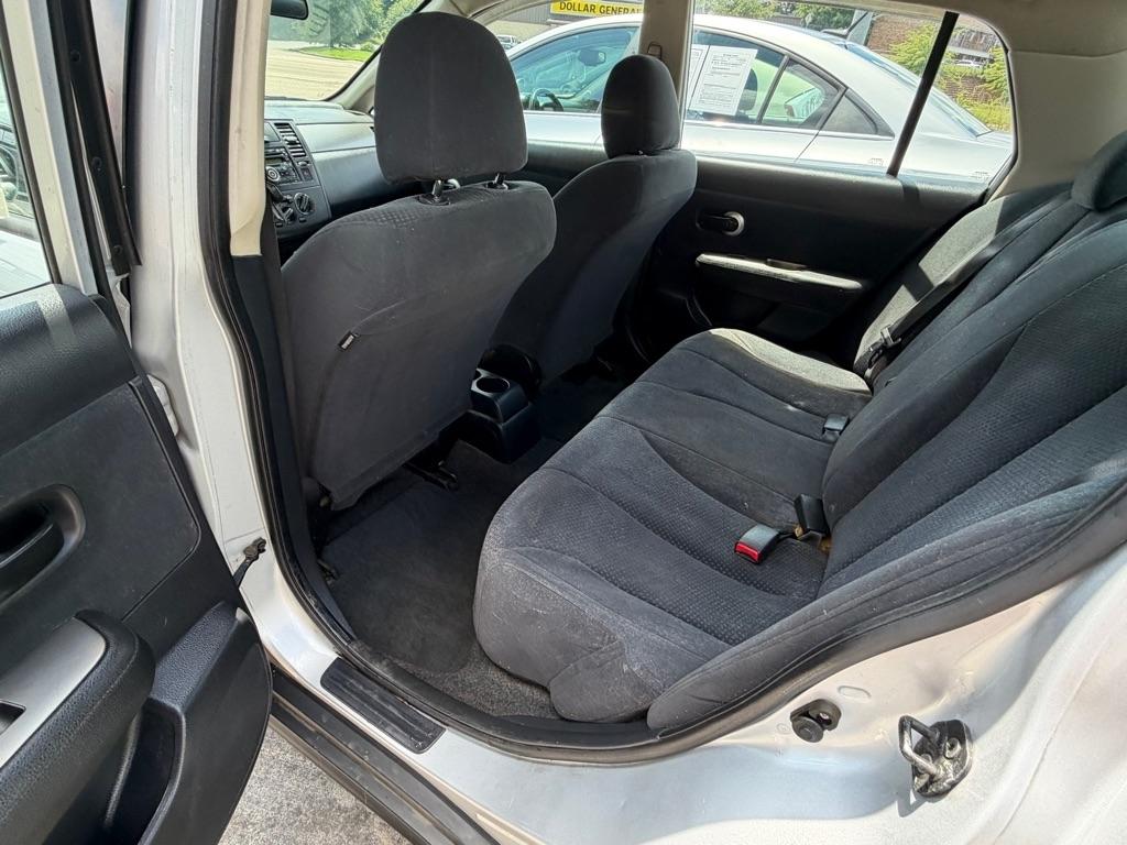 Nissan Versa 1.8 S Sedan 2011