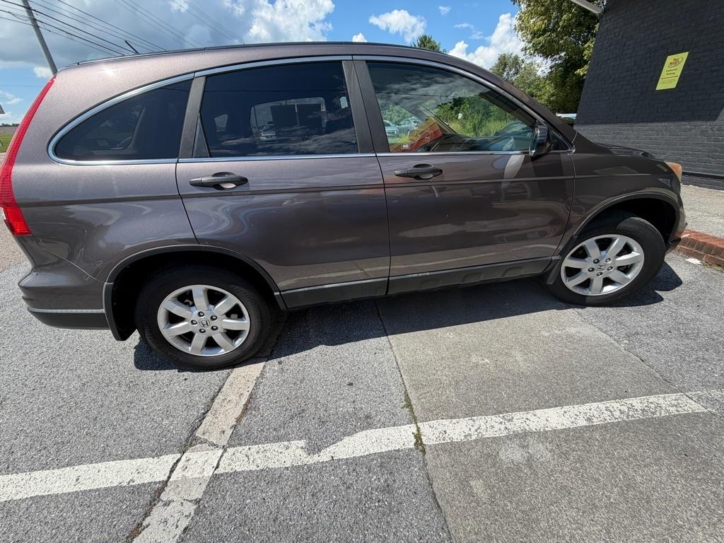 Honda CR-V SE 2WD 5-Speed AT 2011