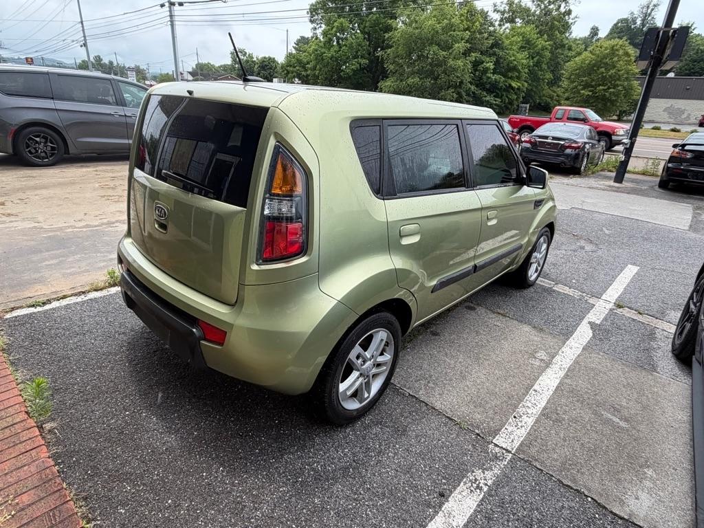 Kia Soul + 2010