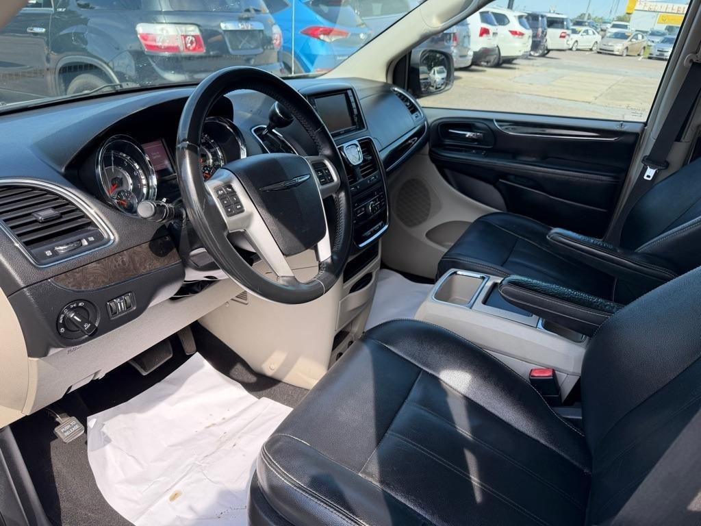 Chrysler Town & Country Touring 2016