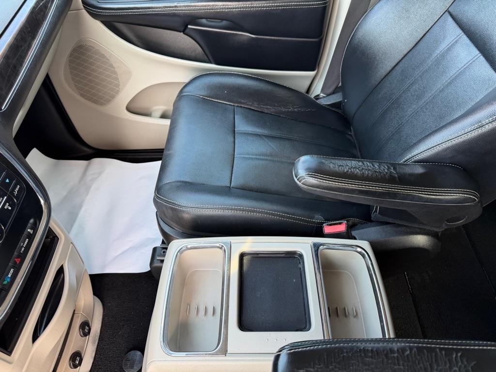 Chrysler Town & Country Touring 2016