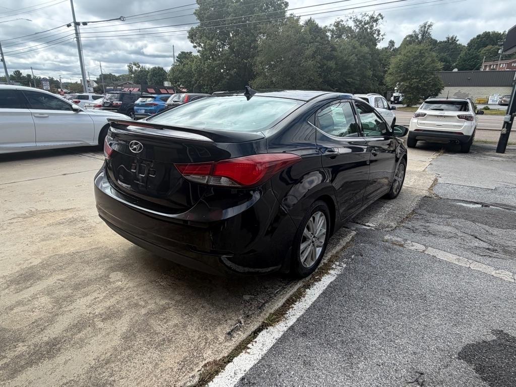 Hyundai Elantra SE 6AT 2015