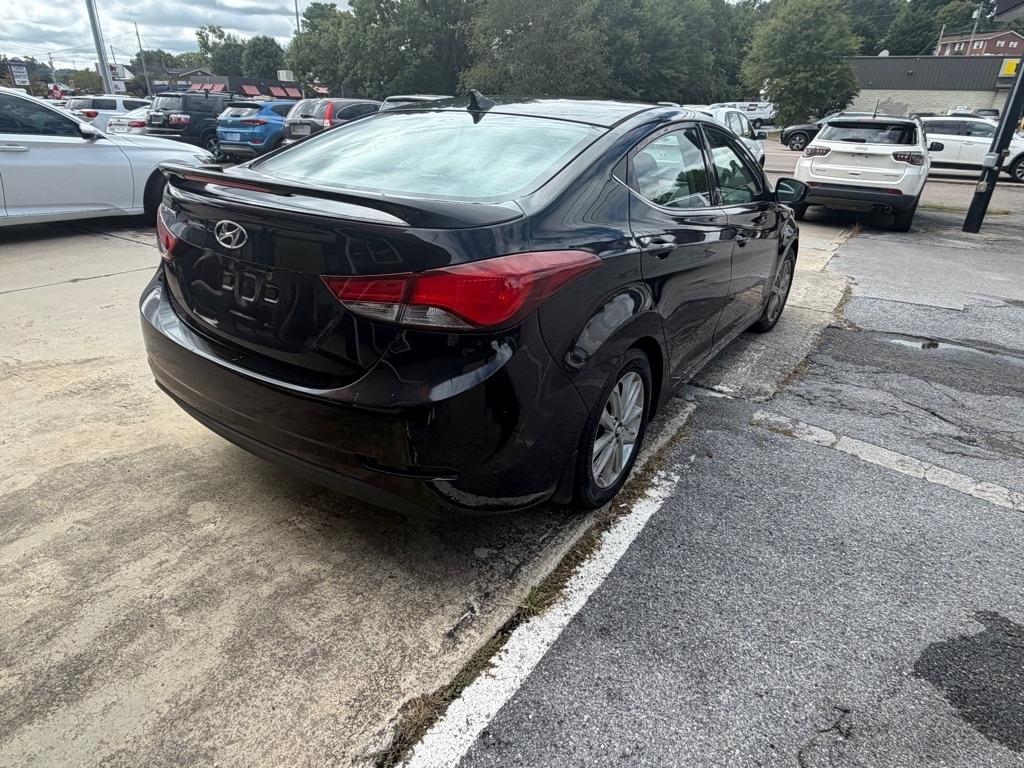 Hyundai Elantra SE 6AT 2015
