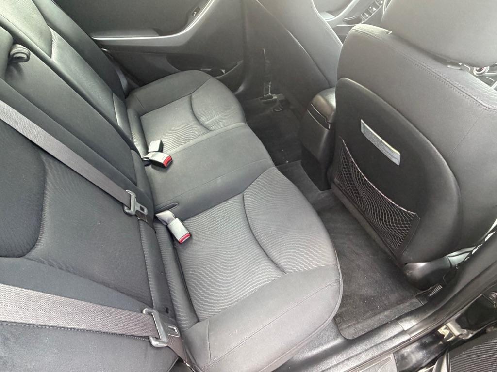 Hyundai Elantra SE 6AT 2015