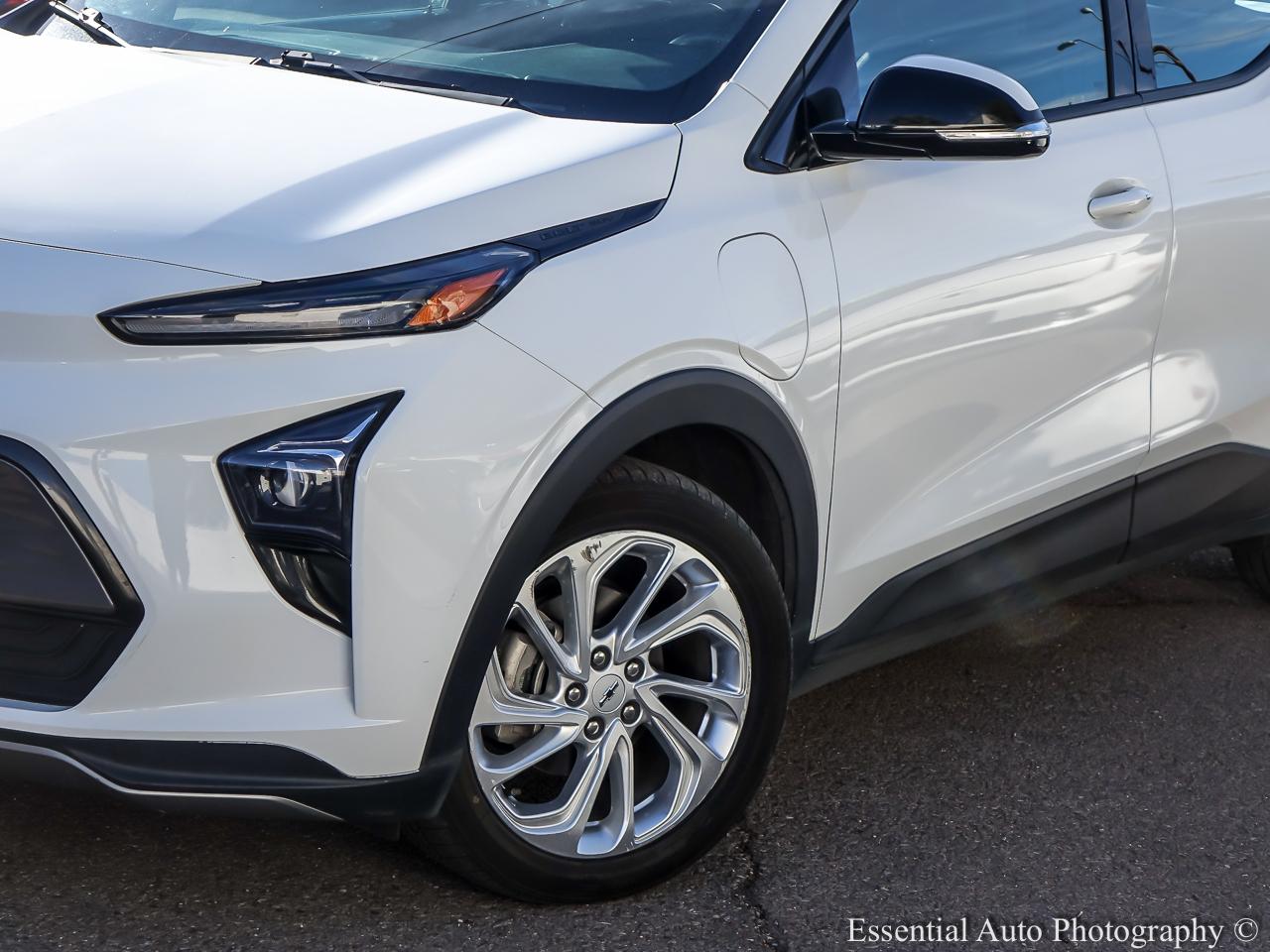 2023 Chevrolet Bolt EV LT 4D Hatchback - White exterior view 3