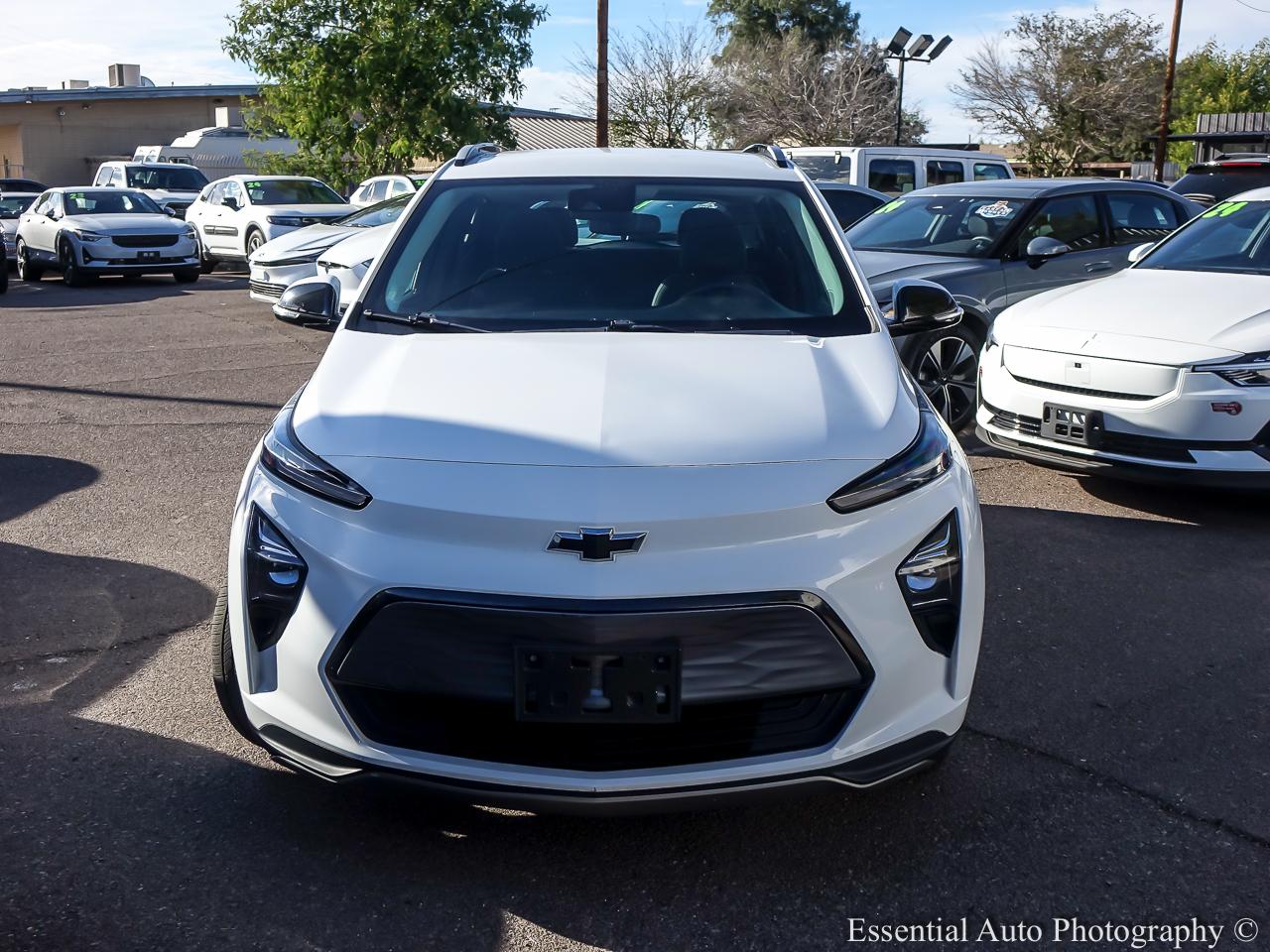 2023 Chevrolet Bolt EV LT 4D Hatchback - White exterior view 4