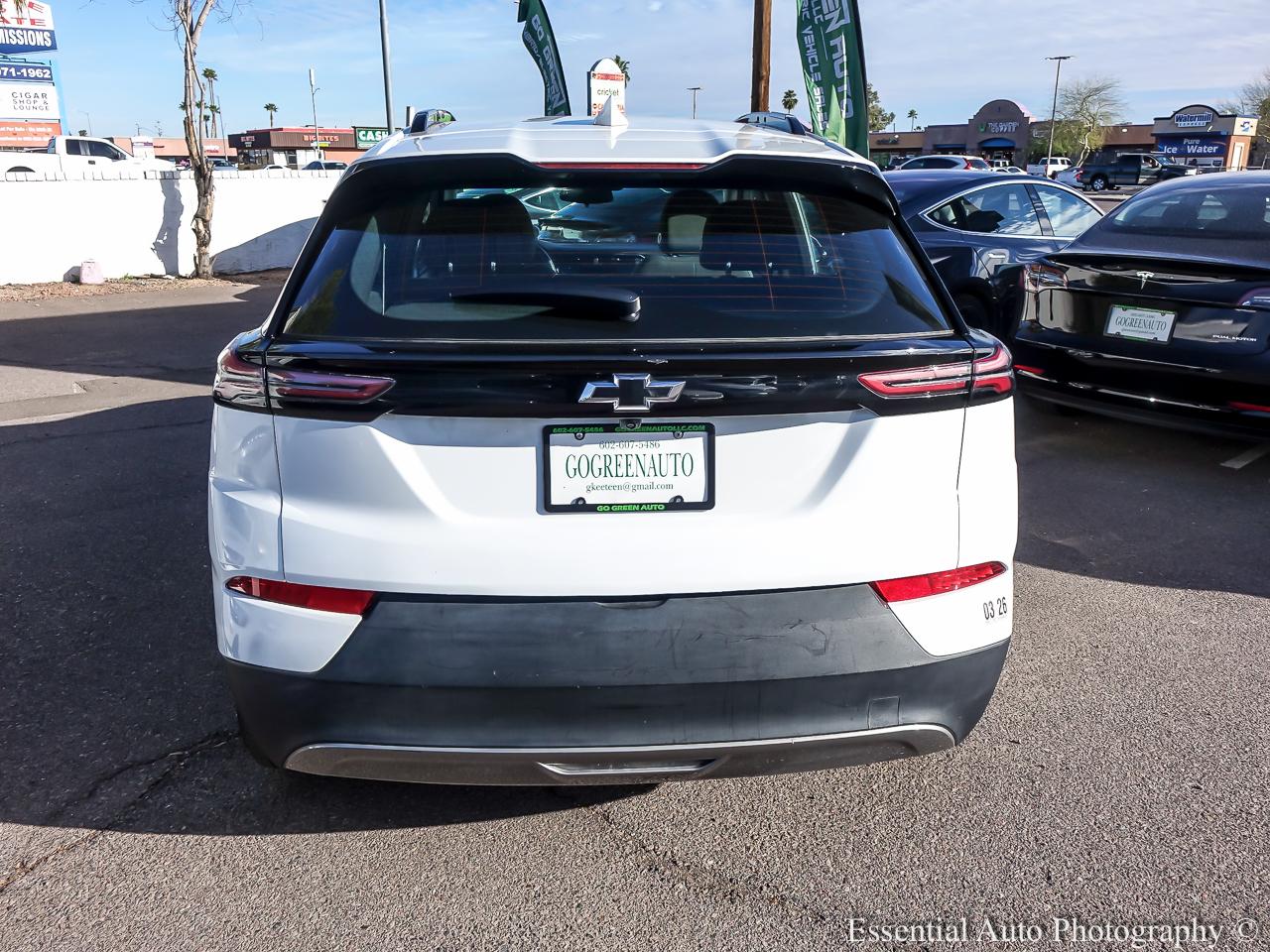 2023 Chevrolet Bolt EV LT 4D Hatchback - White exterior view 5