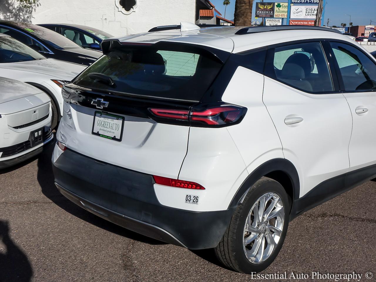 2023 Chevrolet Bolt EV LT 4D Hatchback - White exterior view 6