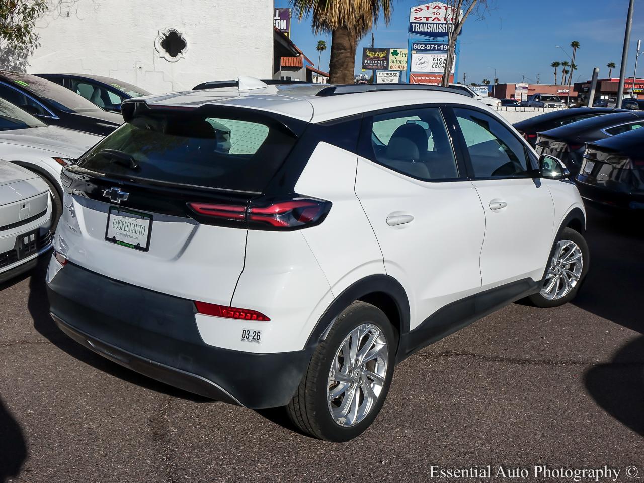 2023 Chevrolet Bolt EV LT 4D Hatchback - White exterior view 7