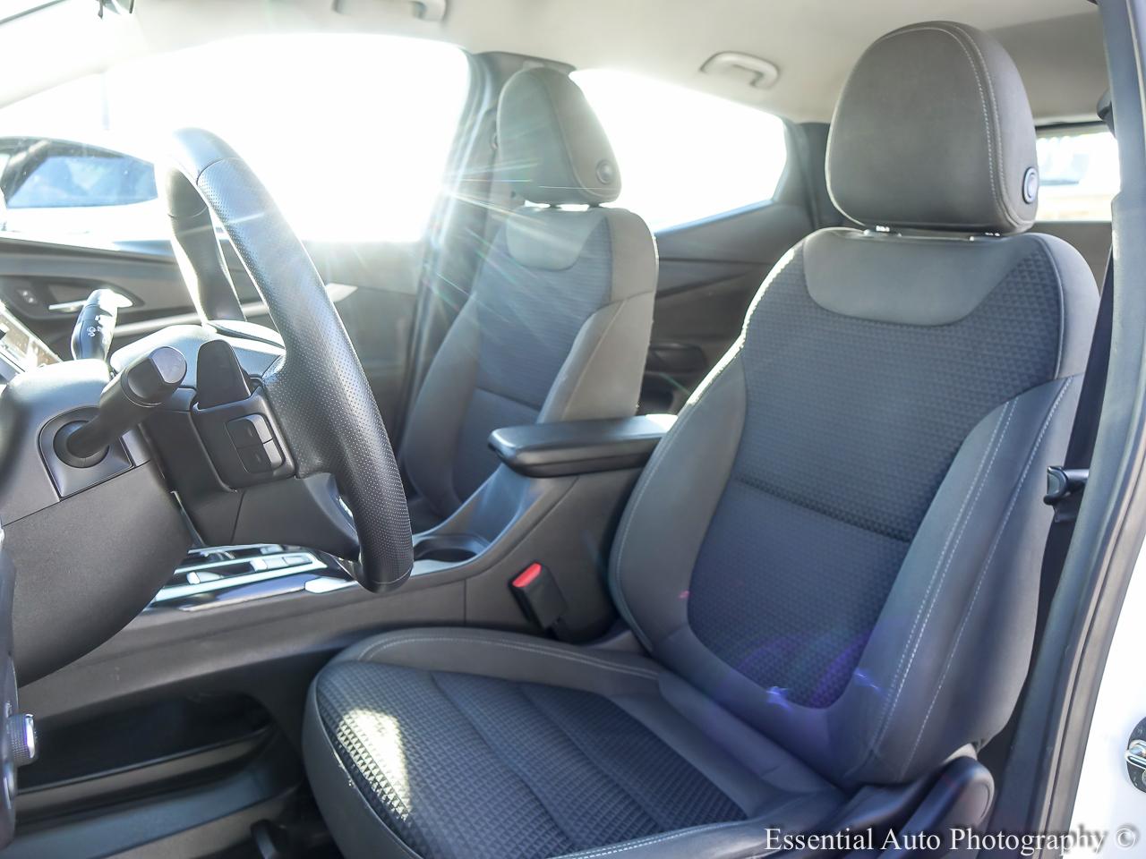 2023 Chevrolet Bolt EV LT 4D Hatchback - White exterior view 8