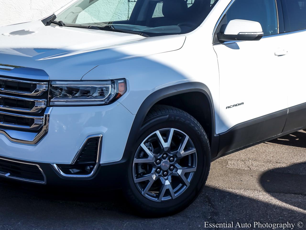 2023 GMC Acadia SLT - White exterior view 3